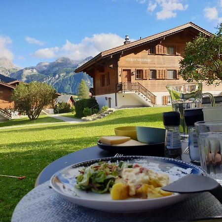 Chalet Spitzhorn - Your Peak Getaway - Private Terrasse & Gratis Parkplatz Gsteig Buitenkant foto